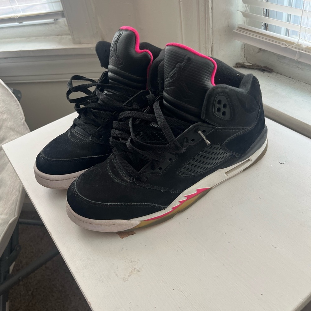 Air Jordan 5 black/pink youth size 7Y/Womans 8.5 440892-029